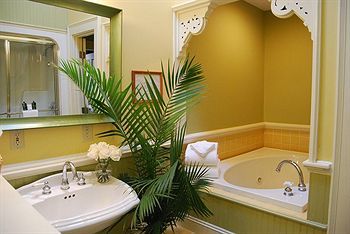 Rothschild Pound House Inn Columbus Eksteriør bilde