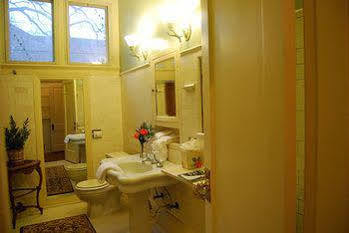 Rothschild Pound House Inn Columbus Eksteriør bilde