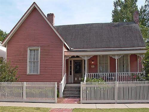Rothschild Pound House Inn Columbus Eksteriør bilde